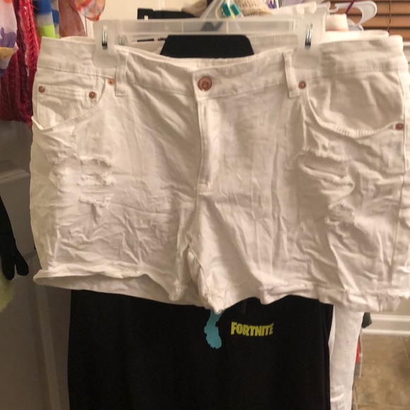 Time and Tru Pants - Time&Tru wmn pls size 18 white destructd shorts